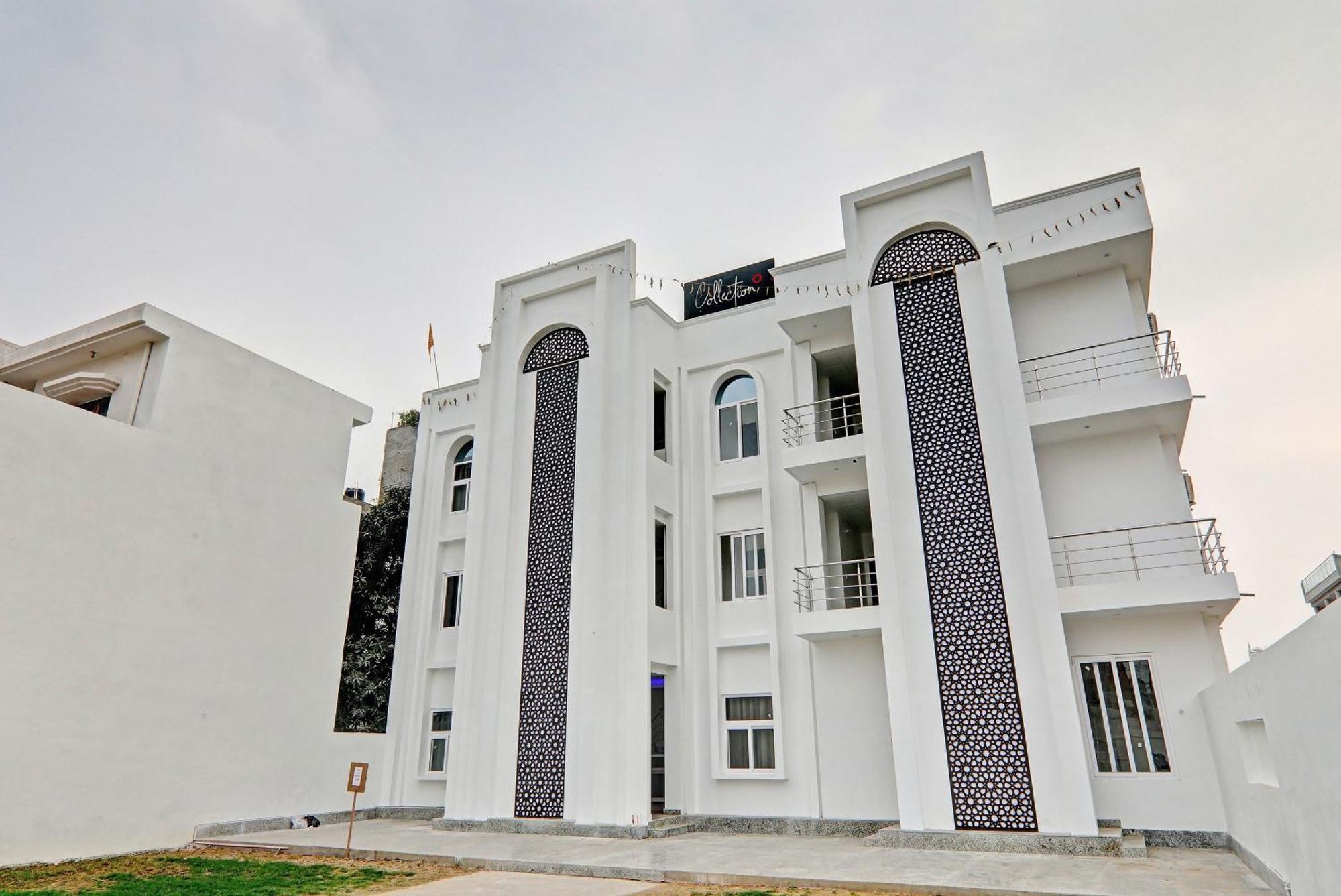 Super Collection O Yamuna Palace Near Gomti Riverfront Park Hasanganj Extérieur photo
